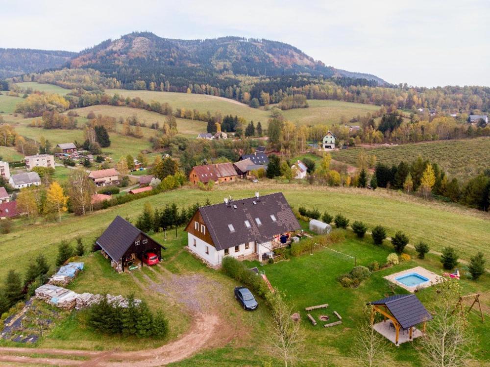 Apartman V Chaloupce Na Vrsku Bernsdorf Exterior foto